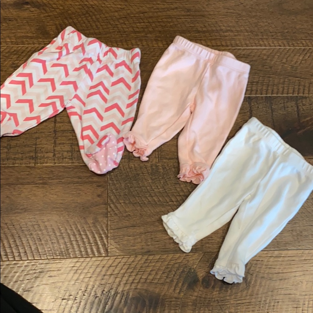 Newborn Outfits - Picture 2 of 3